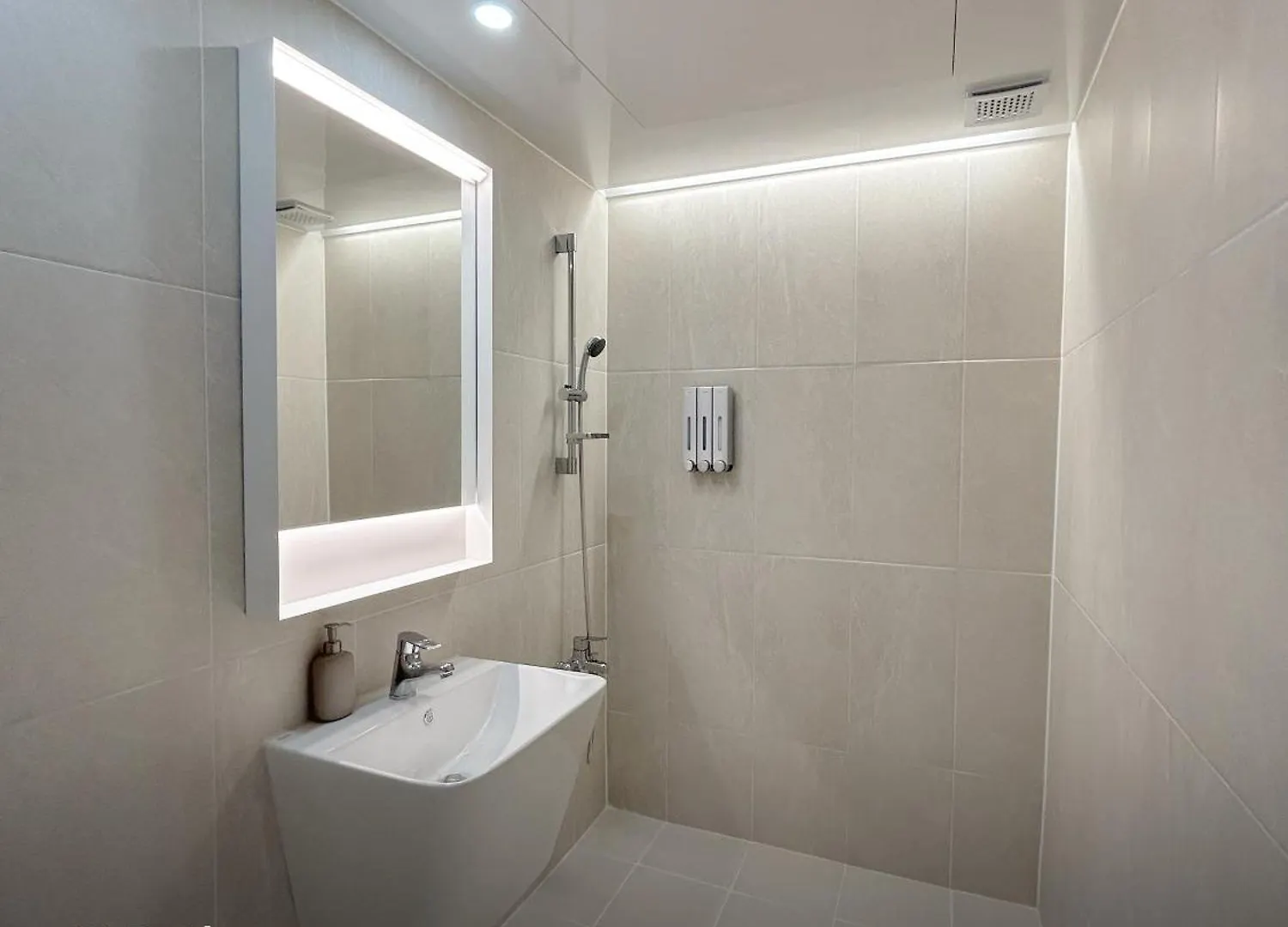 Off Stay, Hotel In Seoul - 10M From Airport, 8M To Subway